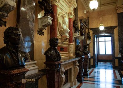 Im Nationalmuseum (Národní muzeum) in Prag 90 persoenlichkeiten im pantheon nationalmuseum prag 0146