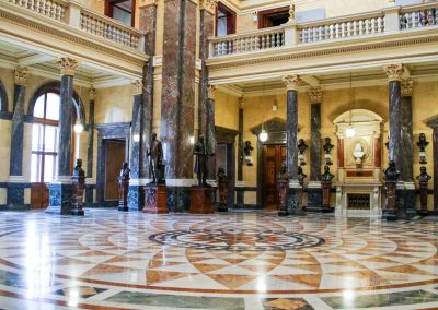 Im Nationalmuseum (Národní muzeum) in Prag 92 persoenlichkeiten im pantheon nationalmuseum prag 1195