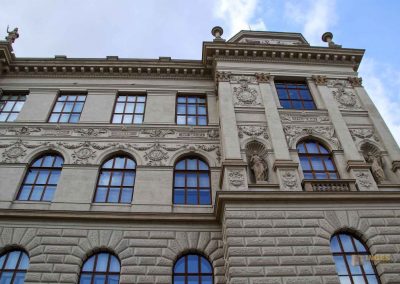 Im Nationalmuseum (Národní muzeum) in Prag 9 seitenansicht nationalmuseum prag 5297