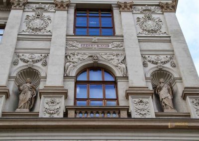 Im Nationalmuseum (Národní muzeum) in Prag 10 seitenansicht nationalmuseum prag 5300