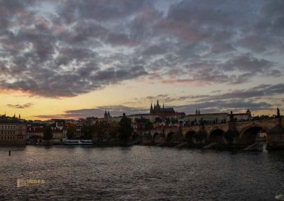 sonnenuntergang über der prager burg 0099