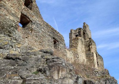 Burg Okoř bei Prag 12 am weg zur burg okor bei prag 2137