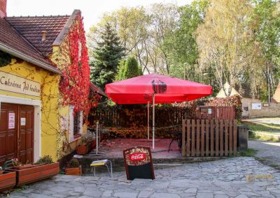Burg Okoř bei Prag 80 gaststaette bei burg okor bei prag 1804