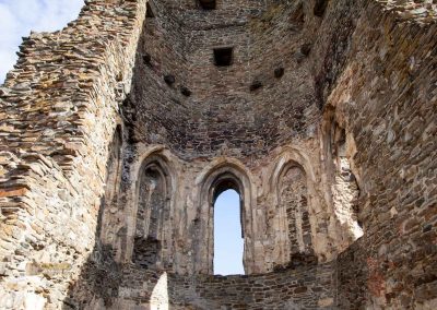 Burg Okoř bei Prag 49 kapelle im turm burg okor bei prag 0097
