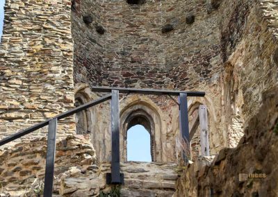 Burg Okoř bei Prag 48 kapelle im turm burg okor bei prag 1938