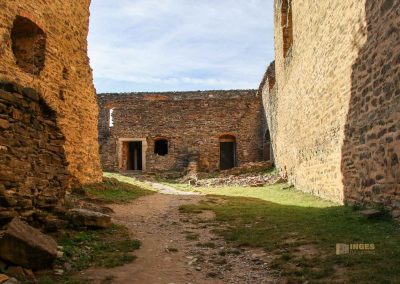 Burg Okoř bei Prag 28 zweiter innenhof obergeschoss burg okor bei prag 1905