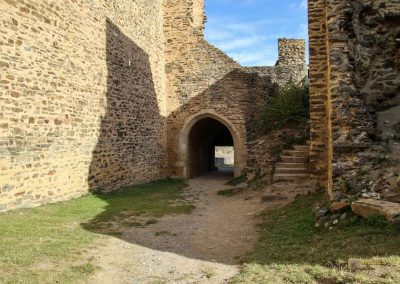 Burg Okoř bei Prag 31 zweiter innenhof obergeschoss burg okor bei prag 2053