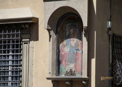 Vier Wochen in Florenz - mein Erlebnisbericht 35 heiligenbilder an den haeuser in florenz 8168