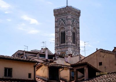 blick von der bibliothek laurenziana auf den florentiner campanile 4049