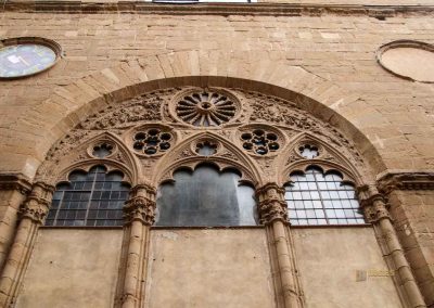 Die Kirche Orsanmichele in Florenz 13 fenster kirche orsanmichele in florenz 8580
