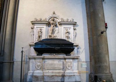 In der Basilika Santa Maria Novella in Florenz 98 grabdenkmale basilika santa maria novella florenz 2996