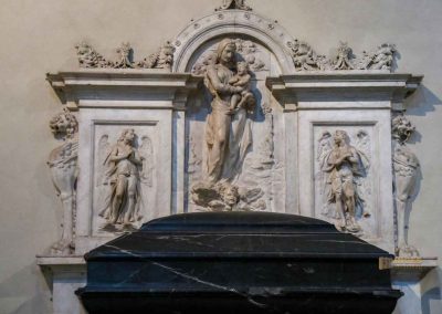 In der Basilika Santa Maria Novella in Florenz 99 grabdenkmale basilika santa maria novella florenz 3001