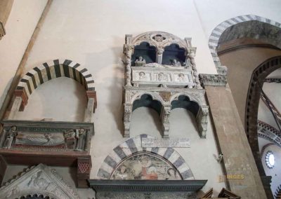 In der Basilika Santa Maria Novella in Florenz 102 grabdenkmale basilika santa maria novella florenz 3247