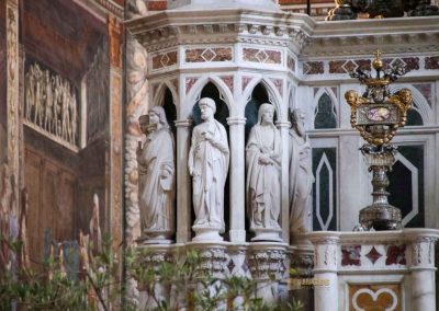 In der Basilika Santa Maria Novella in Florenz 26 hochaltar basilika santa maria novella florenz 3119