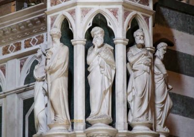 In der Basilika Santa Maria Novella in Florenz 27 hochaltar basilika santa maria novella florenz 3172