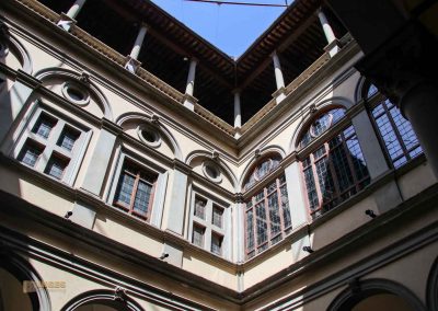 innenhof palazzo strozzi florenz 8438