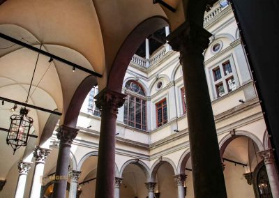 innenhof palazzo strozzi florenz 8443