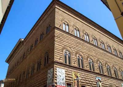 palazzo strozzi florenz 8483