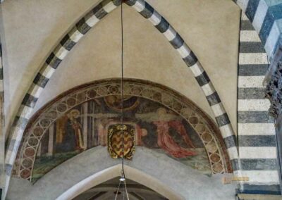 In der Basilika Santa Trinita in Florenz 59 decke basilika santa trinita florenz 9245