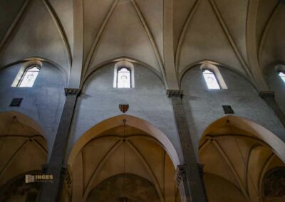In der Basilika Santa Trinita in Florenz 64 decke basilika santa trinita florenz 9414