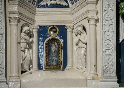 eucharistisches tabernakel kirche santi apostoli florenz 9099