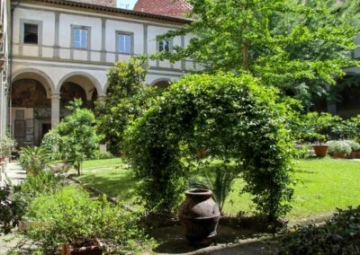 garten im kreuzgang von santo spirito florenz 7646
