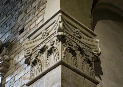 kapitell saeule kirche santi apostoli florenz 9070