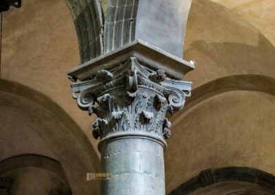 kapitell saeule kirche santi apostoli florenz 9079