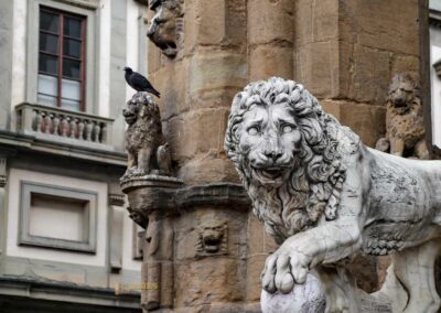 Die Loggia dei Lanzi auf der Piazza della Signoria in Florenz 40 medici lowew loggia dei lanzi florenz 8993