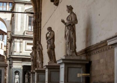 Die Loggia dei Lanzi auf der Piazza della Signoria in Florenz 26 sabine loggia dei lanzi florenz 0046