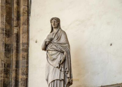 Die Loggia dei Lanzi auf der Piazza della Signoria in Florenz 29 sabine loggia dei lanzi florenz 8920