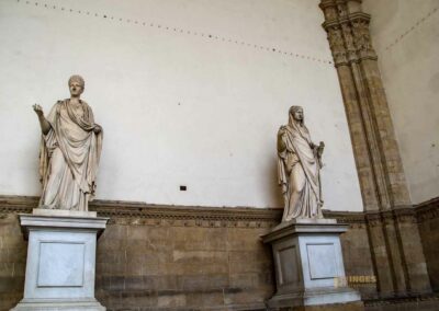Die Loggia dei Lanzi auf der Piazza della Signoria in Florenz 37 sabine loggia dei lanzi florenz 8962
