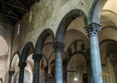 saeulen kirche santi apostoli florenz 9077