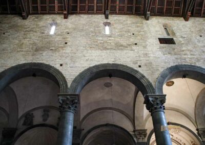 saeulen kirche santi apostoli florenz 9125