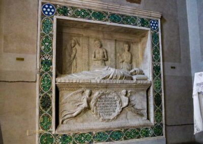 In der Basilika Santa Trinita in Florenz 33 scali-kapelle santa trintia florenz 9378