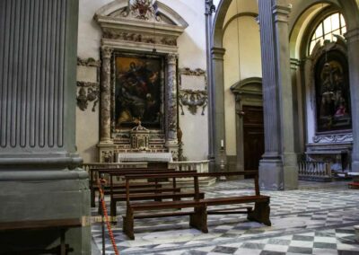 seitenaltar linkes querschiff kirche santa felicita florenz 8042