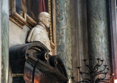 In der Basilika Santa Trinita in Florenz 46 seitenkapelle im querschiff santa trinita florenz 9336