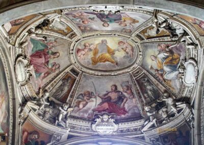 In der Basilika Santa Trinita in Florenz 44 seitenkapelle im querschiff santa trinita florenz 9340