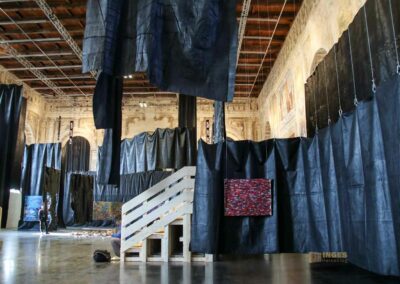 In der Scuola Grande della Misericordia in Venedig 25 biennale ausstellung 2022 scuola grande della misericorda venedig 3207