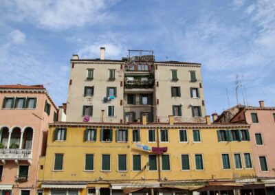 eindruecke am canale di cannaregio in venedig 3269