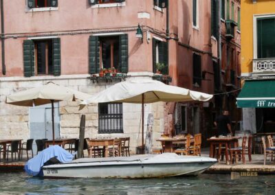eindruecke am canale di cannaregio in venedig 3292