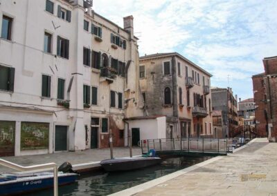 eindruecke am canale di cannaregio in venedig 3374