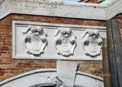 ponte di tre archi am canale di cannaregio in venedig 3393