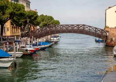 Im Viertel Sacca di San Girolamo in Venedig unterwegs 9 am rio de ca moro in venedig 0455