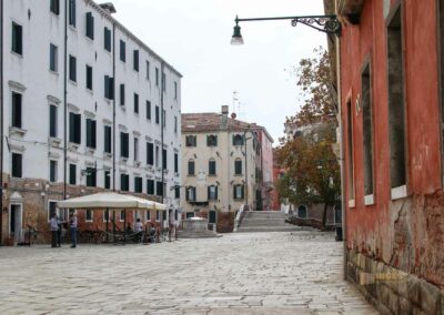 Vom Fondamente Nove zur Kirche Madonna dell' Orto in Venedig 13 campo dei gesuiti venedig 9656