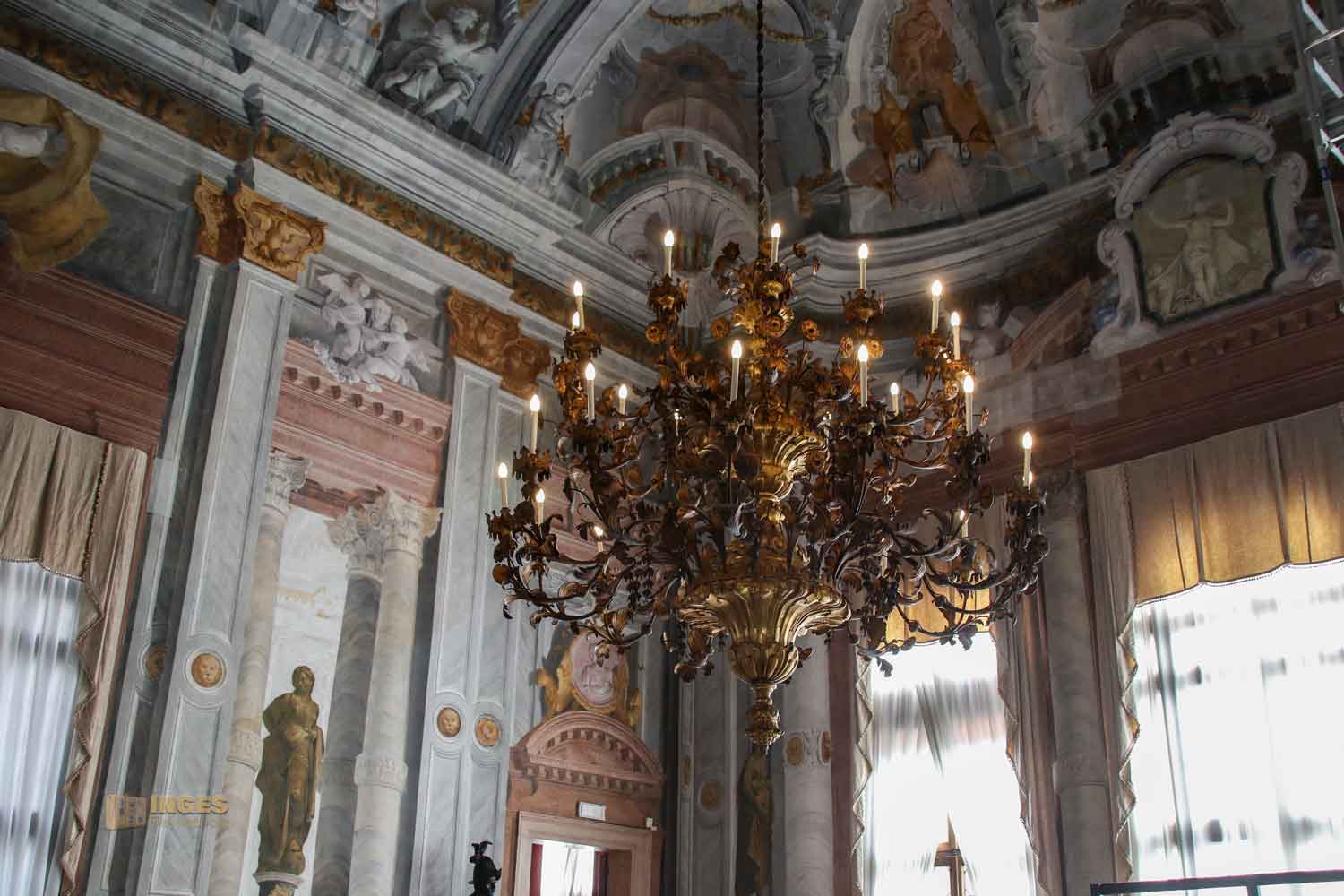 deckenleuchter ballsaal palazzo ca rezzonico venedig_8921 deckenleuchter ballsaal palazzo ca rezzonico venedig 8921