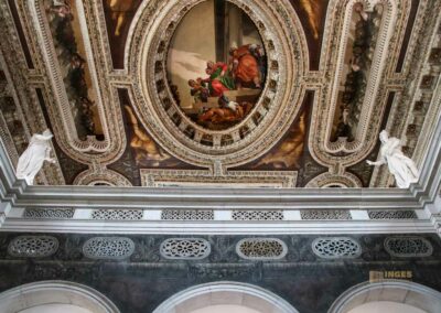 In der Kirche San Sebastiano in Venedig 59 figuren ballustrade san sebastiano venedig_8547