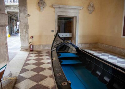 Im Palazzo Ca' Rezzonico in Venedig 149 innenhof palazzo ca rezzonico venedig_0212