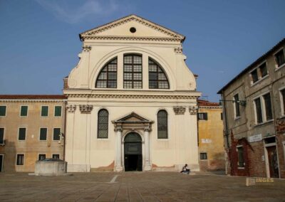 Am Fondamenta delle Zattere in Venedig entlang bis zur Salute 19 kirche san trovaso venedig_0381