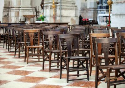 In der Basilika San Pietro di Castello in Venedig 67 bestuhlung basilika san pietro di castello venedig_0120